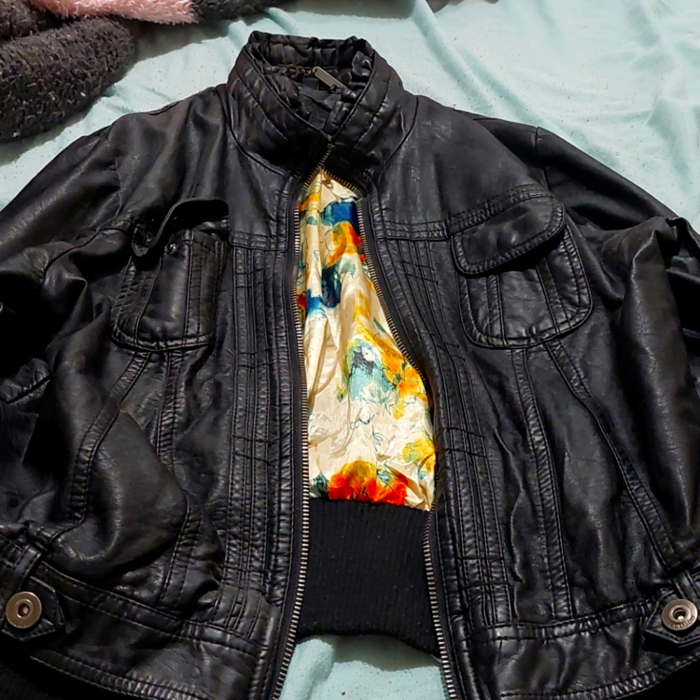 Ventige black leather jacket